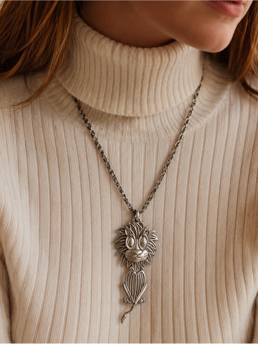 Vintage Lion pendant necklace vintage Alan jewelry silver 1970s jewelry Zoo